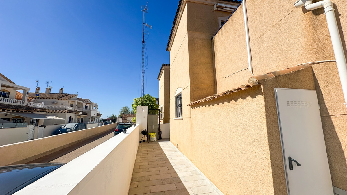 For sale - 4 Bedroom 2 Bathroom House - Townhouse in Orihuela - Los Altos  - Alicante