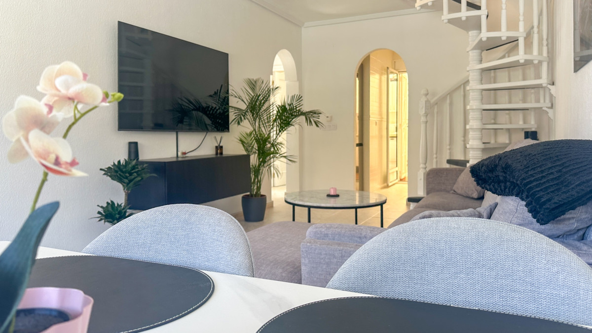 For sale - 4 Bedroom 2 Bathroom House - Townhouse in Orihuela - Los Altos  - Alicante