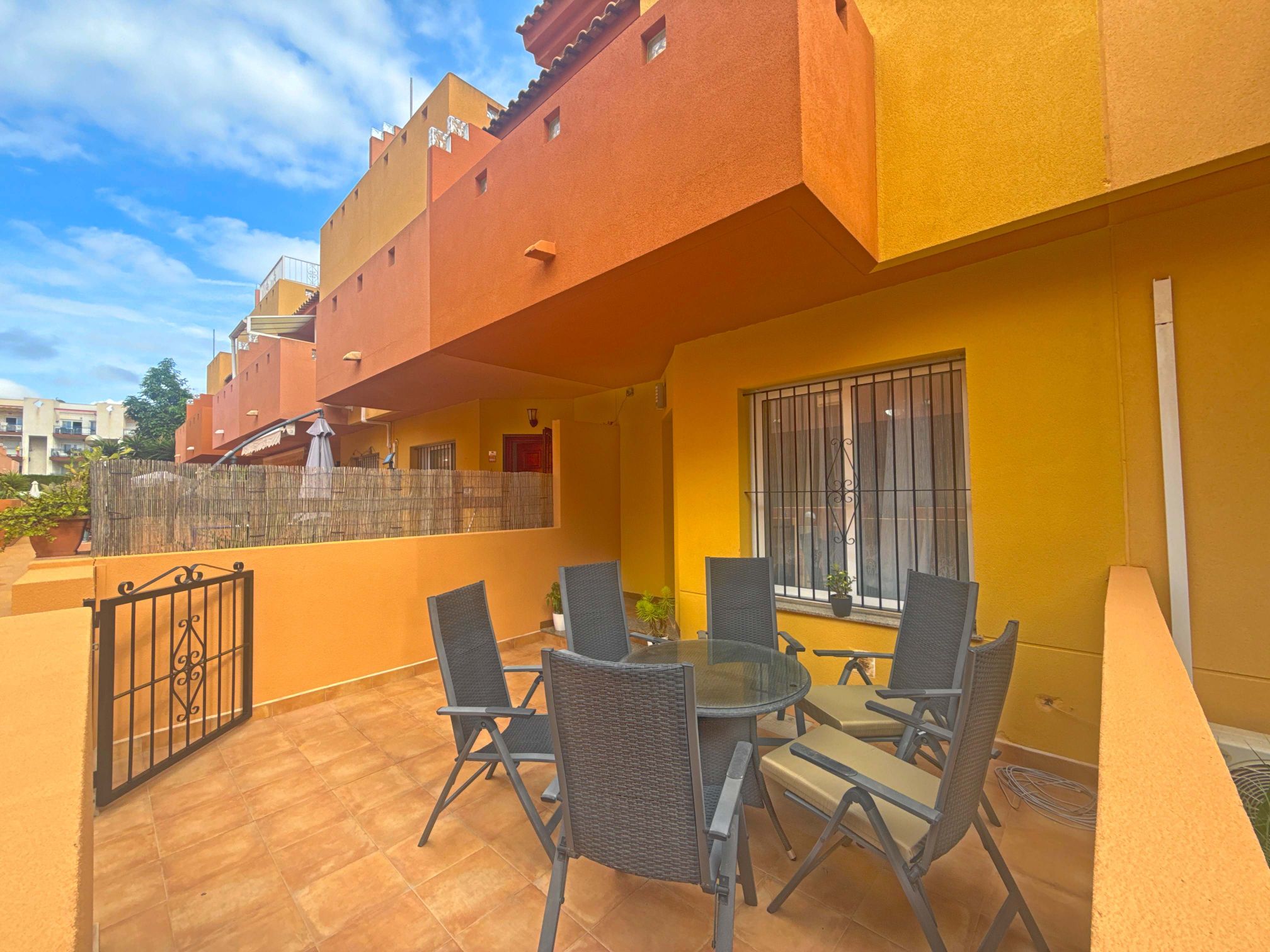 For sale - 3 Bedroom 2 Bathroom Townhouse in Cabo Roig -  - Alicante