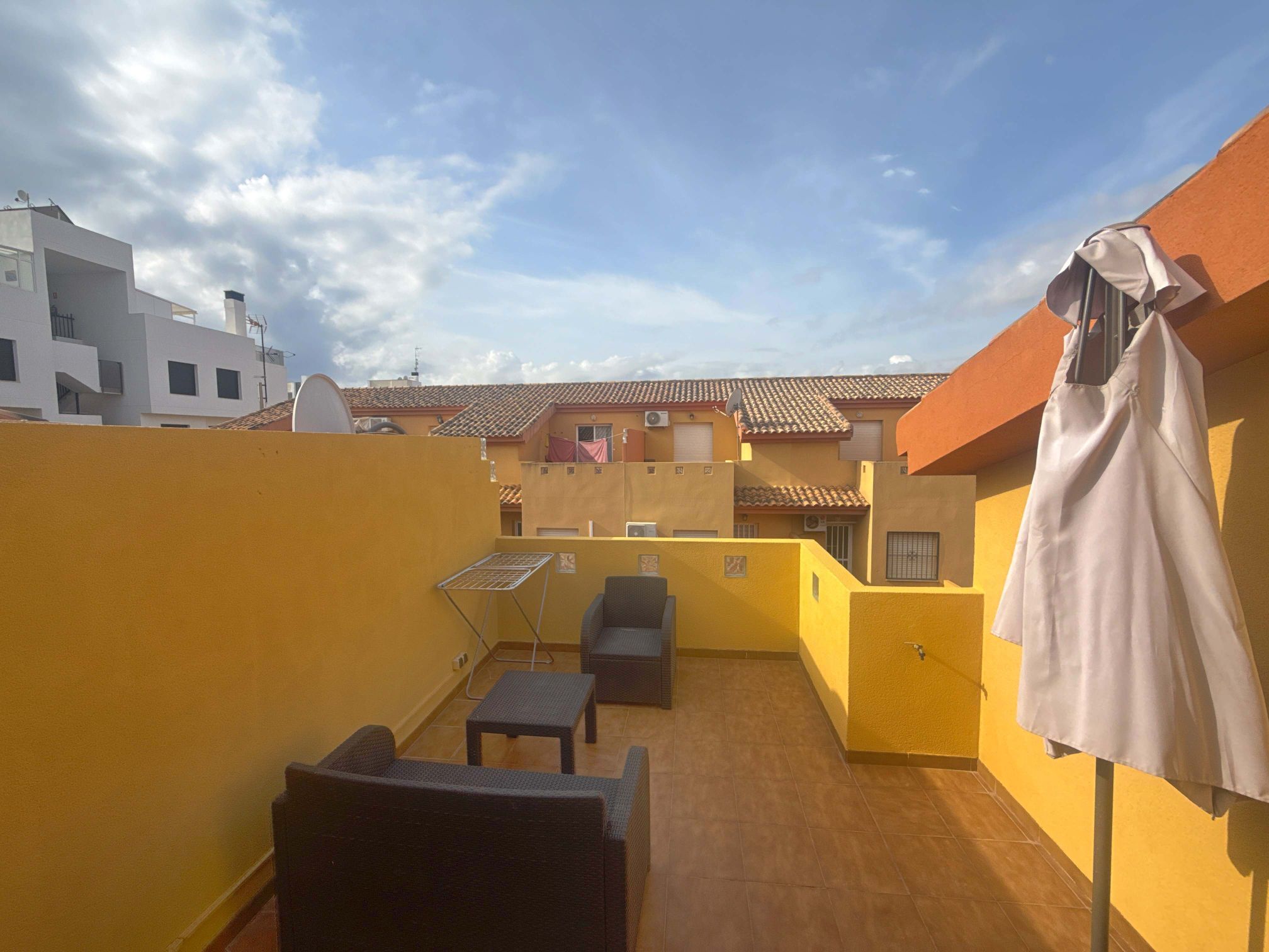For sale - 3 Bedroom 2 Bathroom Townhouse in Cabo Roig -  - Alicante