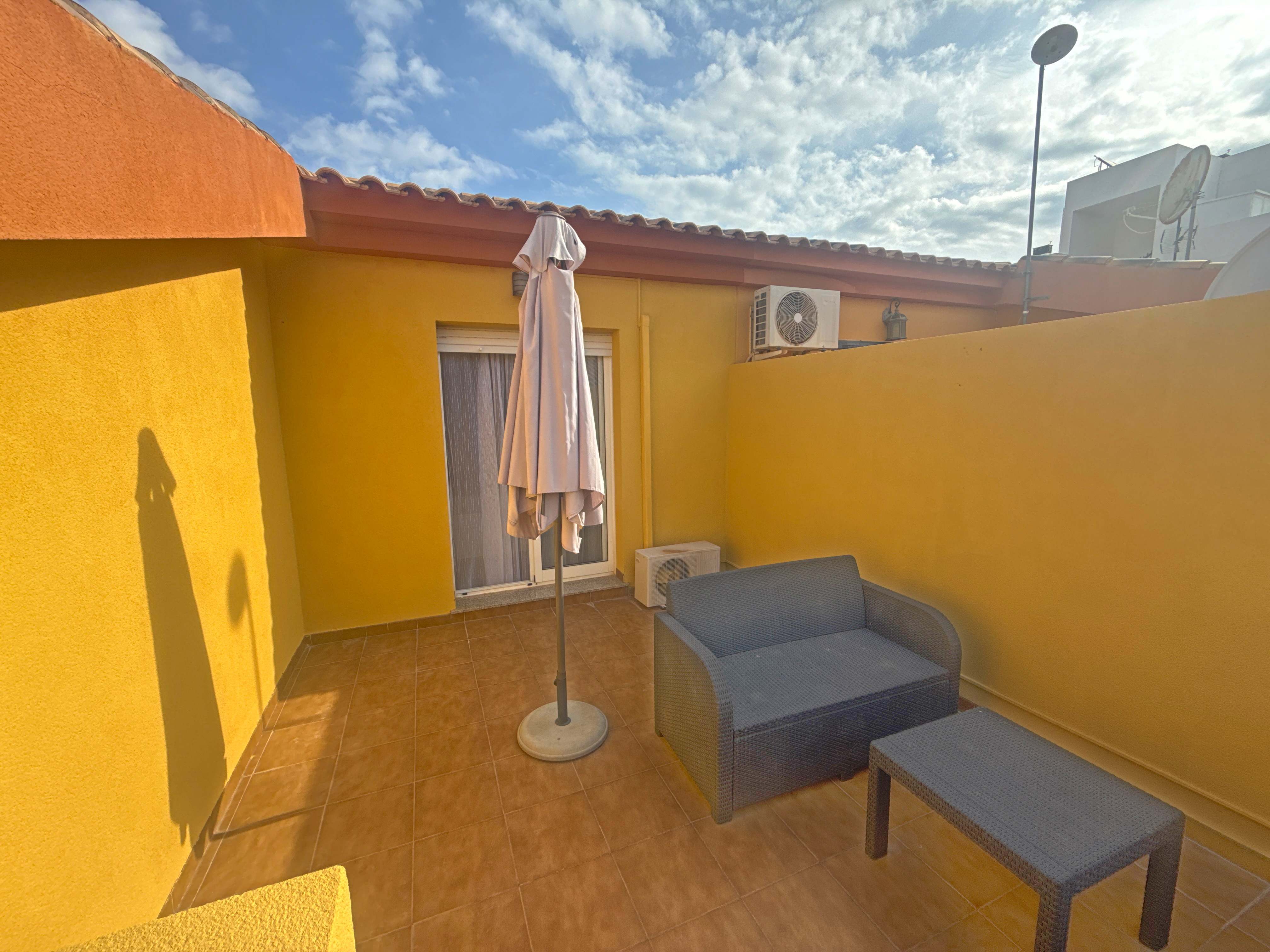For sale - 3 Bedroom 2 Bathroom Townhouse in Cabo Roig -  - Alicante