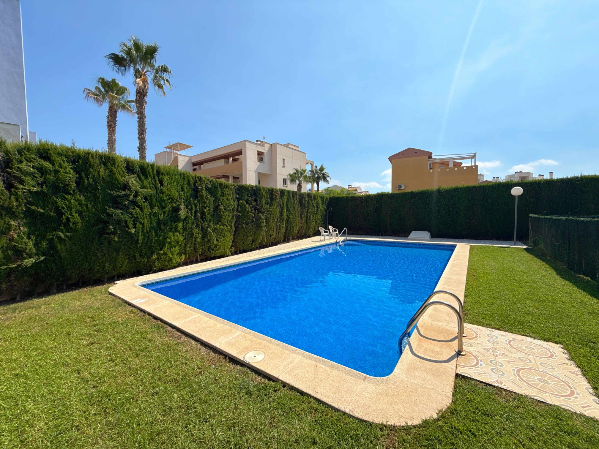 For sale - 2 Bedroom 1 Bathroom Apartment in Cabo Roig -  - Alicante