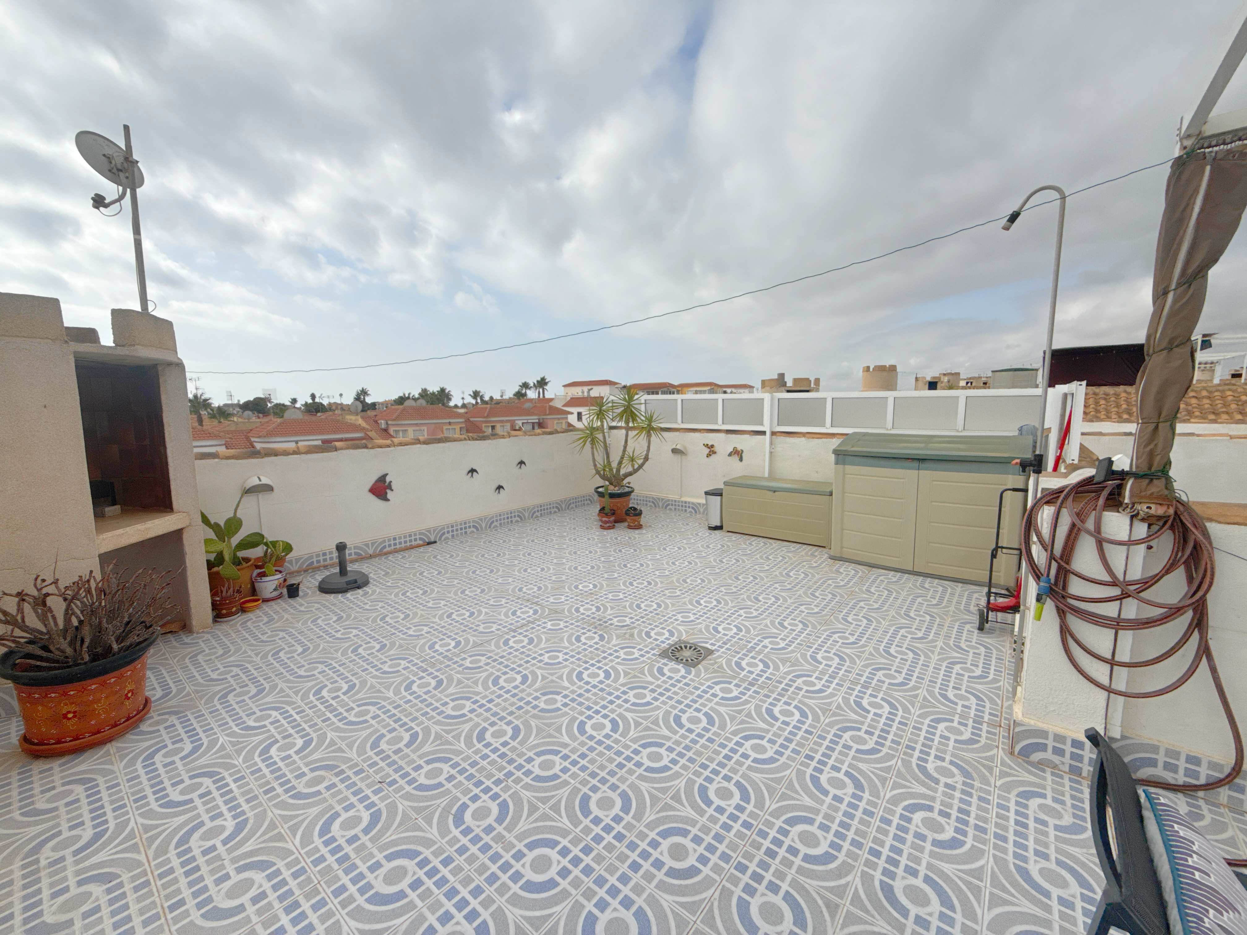 For sale - 2 Bedroom 1 Bathroom Penthouse Apartment in Cabo Roig -  - Alicante