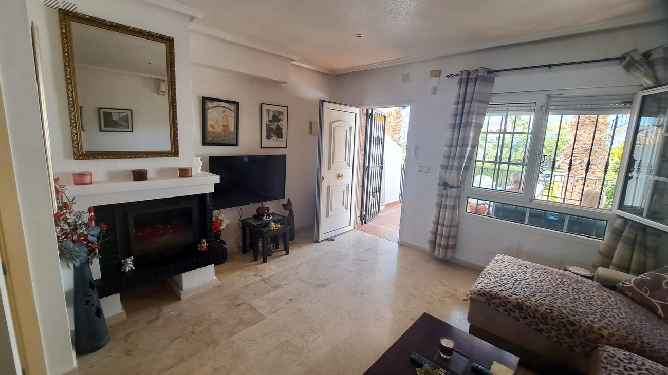 For sale - 2 Bedroom 2 Bathroom Town House in Villamartin - Orihuela Costa  - Alicante