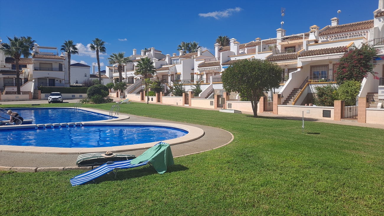 For sale - 2 Bedroom 2 Bathroom Town House in Villamartin - Orihuela Costa  - Alicante