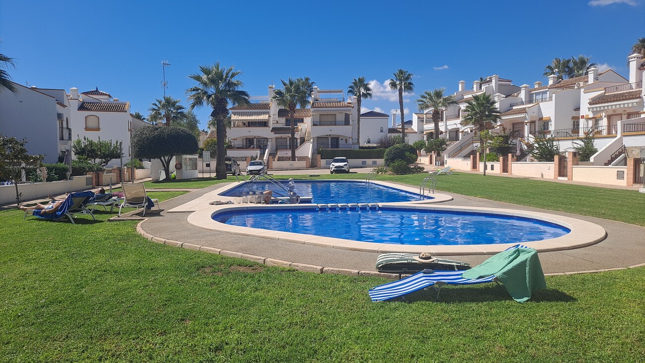 For sale - 2 Bedroom 2 Bathroom Town House in Villamartin - Orihuela Costa  - Alicante