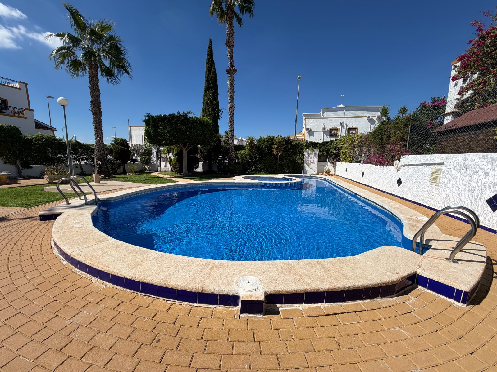 For sale - 3 Bedroom 2 Bathroom Townhouse in Los Montesinos - Entre Naranjos Vistabella  - Alicante