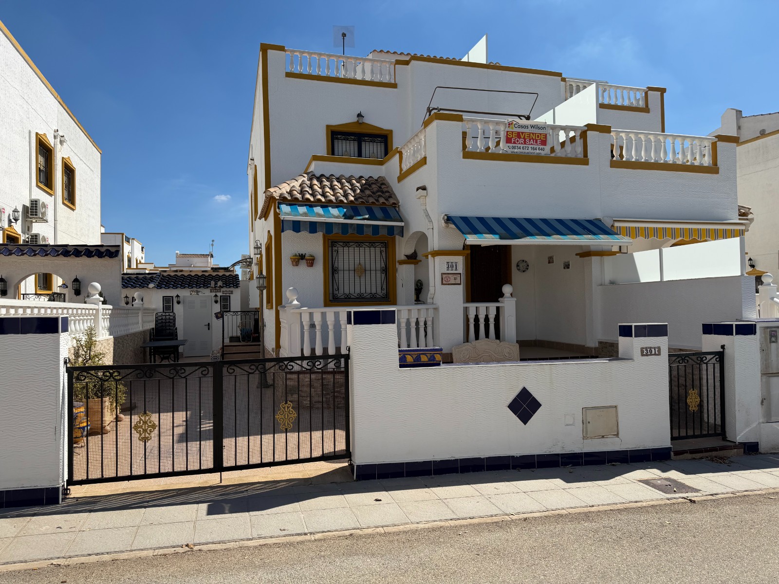 For sale - 3 Bedroom 2 Bathroom Townhouse in Los Montesinos - Entre Naranjos Vistabella  - Alicante