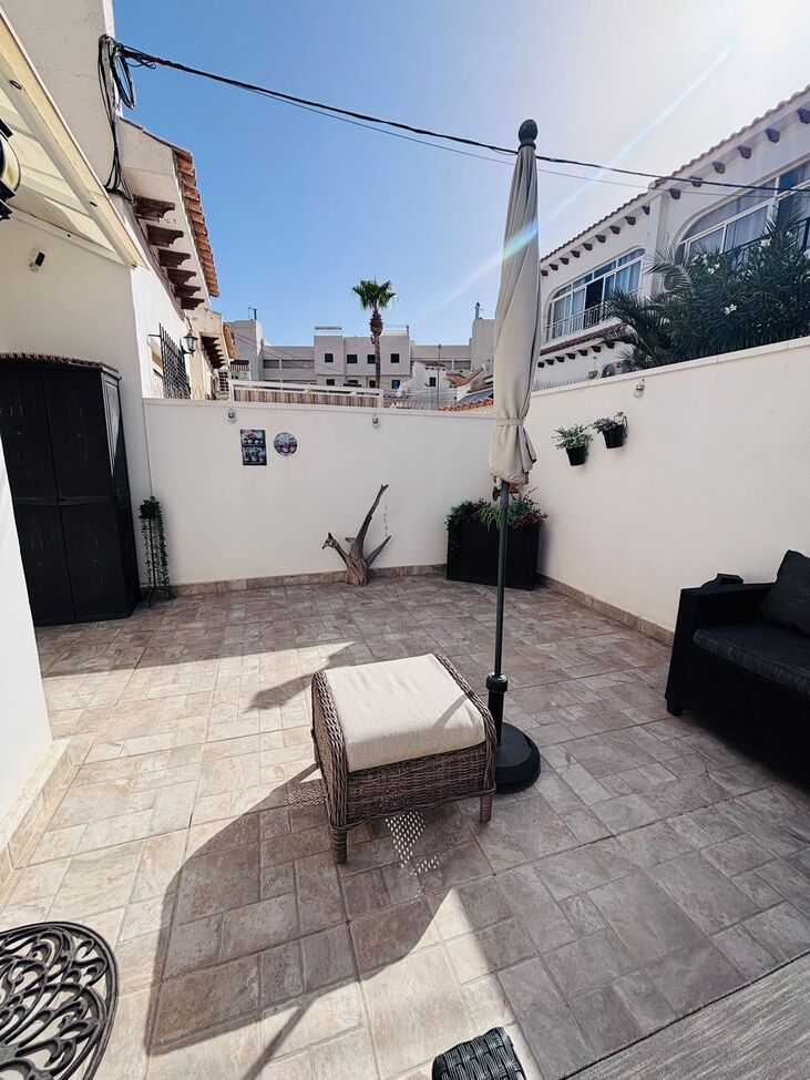 For sale - 2 Bedroom 3 Bathroom Town House in Villamartin - Orihuela Costa  - Alicante