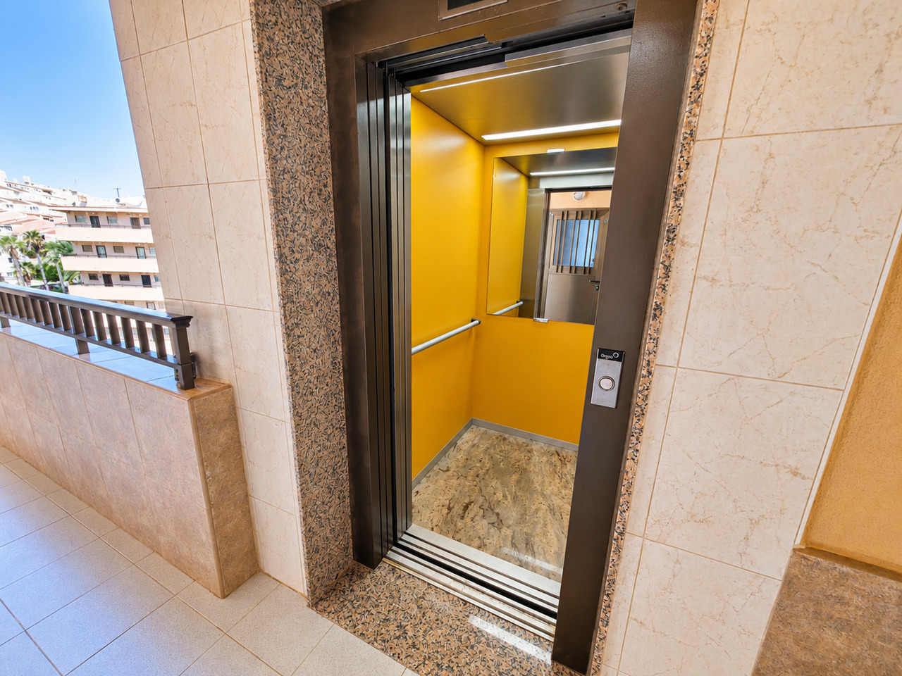 For sale - 2 Bedroom 1 Bathroom Apartment in Torrevieja - , Torrevieja, Alicante, Spain - Alicante