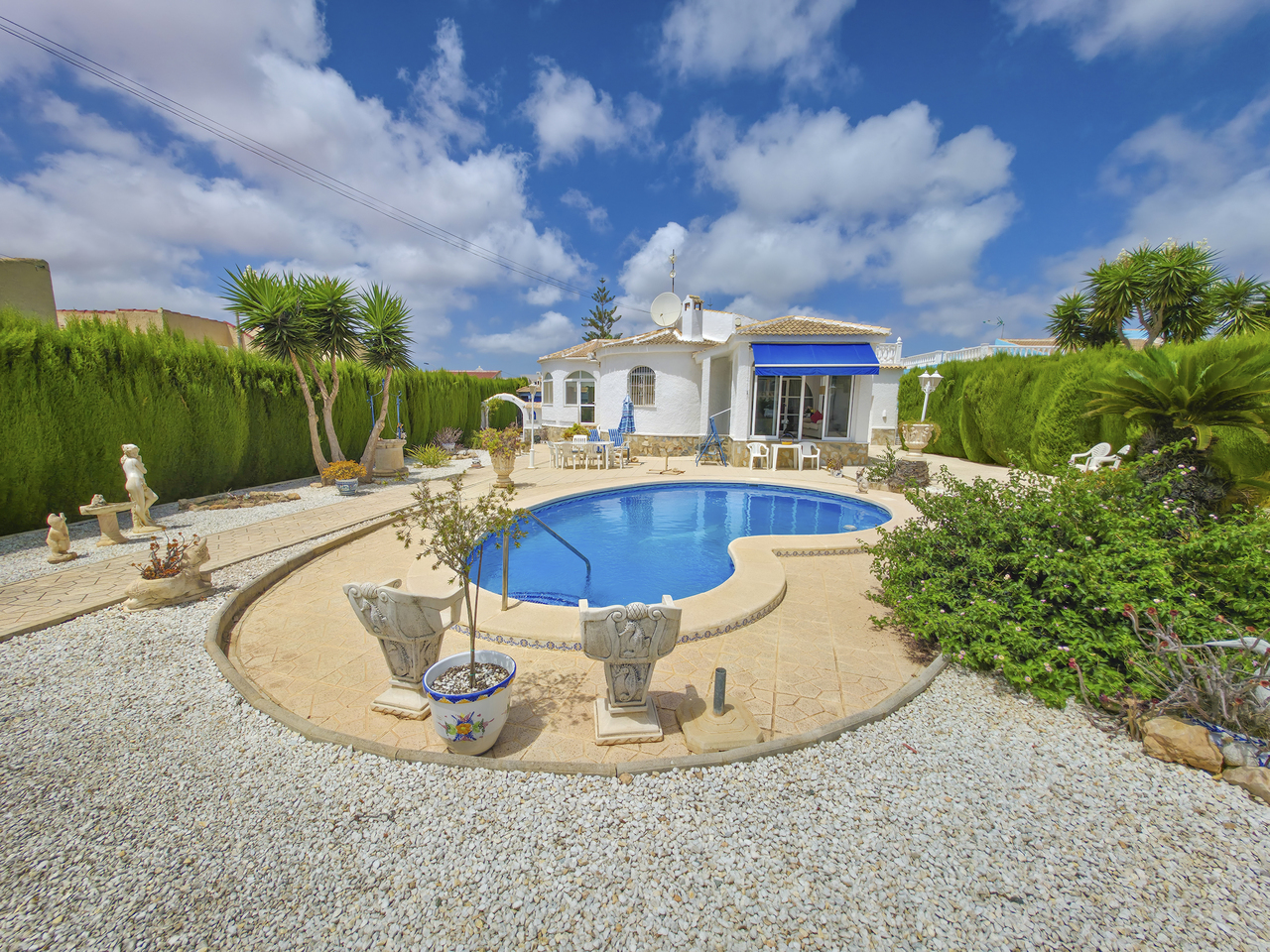 For sale - 3 Bedroom 2 Bathroom Villa in Torrevieja - , Torrevieja, Alicante, Spain - Alicante
