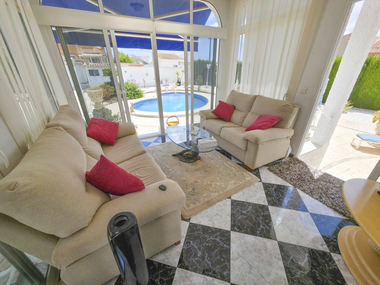 For sale - 3 Bedroom 2 Bathroom Villa in Torrevieja - , Torrevieja, Alicante, Spain - Alicante