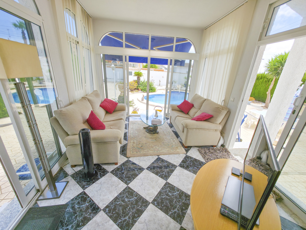 For sale - 3 Bedroom 2 Bathroom Villa in Torrevieja - , Torrevieja, Alicante, Spain - Alicante