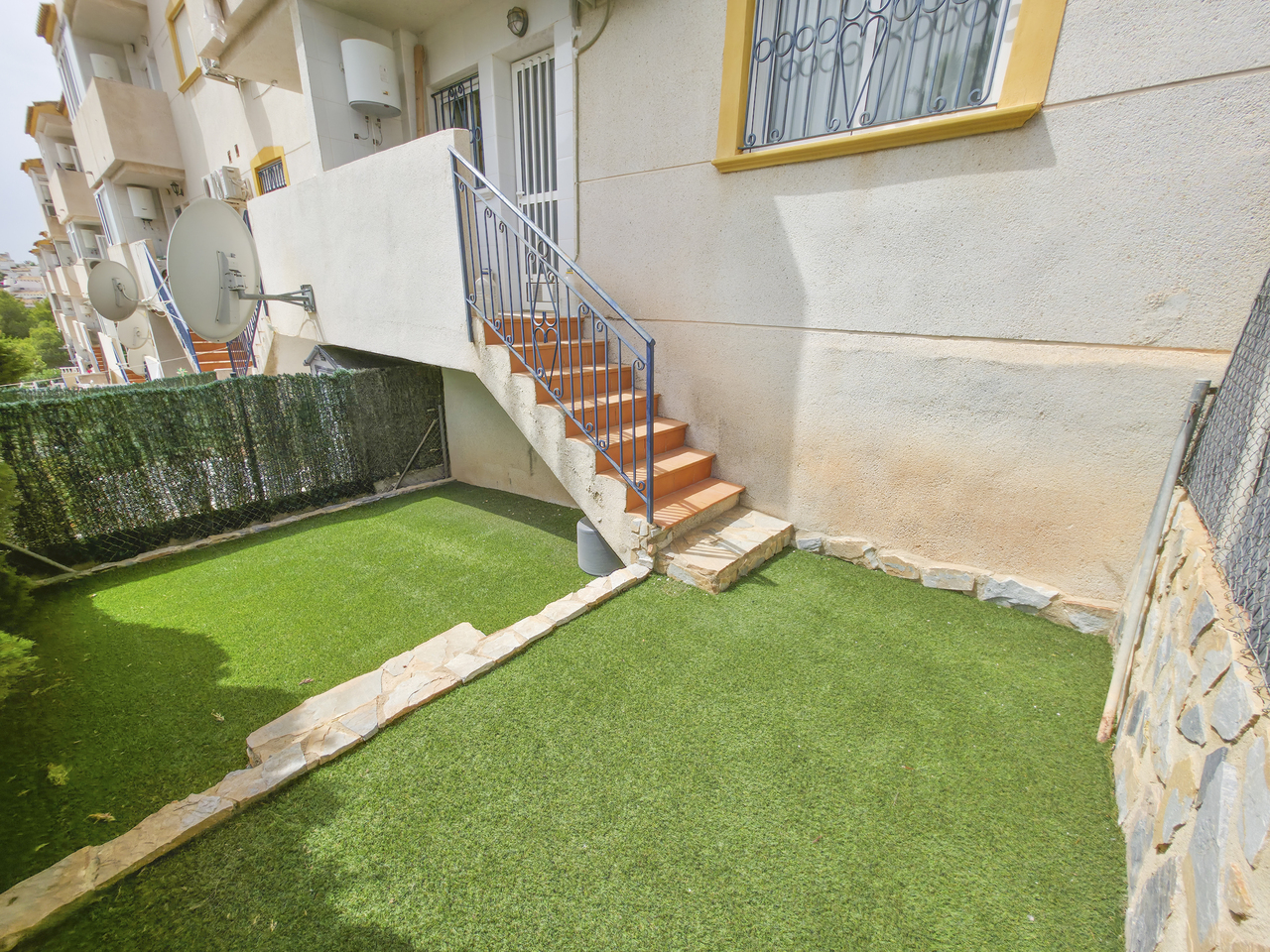 For sale - 2 Bedroom 1 Bathroom Apartment in Villamartin - , Villamartin, Alicante, Spain - Alicante