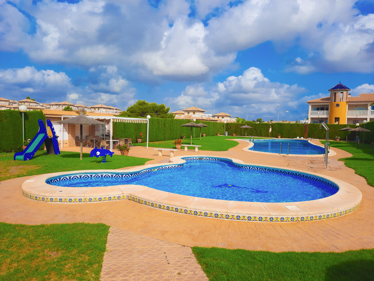 For sale - 2 Bedroom 1 Bathroom Apartment in Villamartin - , Villamartin, Alicante, Spain - Alicante