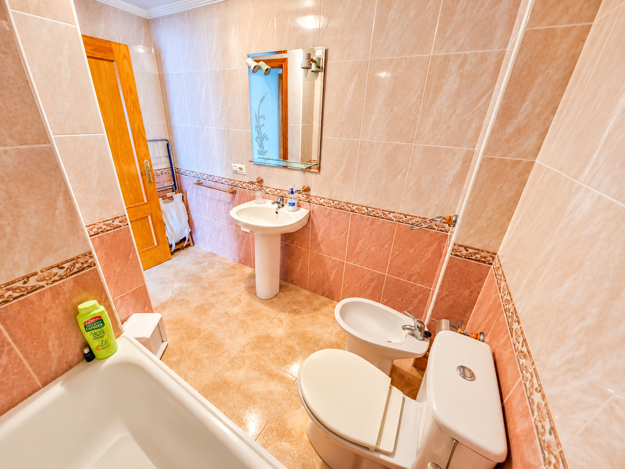 For sale - 2 Bedroom 1 Bathroom Apartment in Villamartin - , Villamartin, Alicante, Spain - Alicante