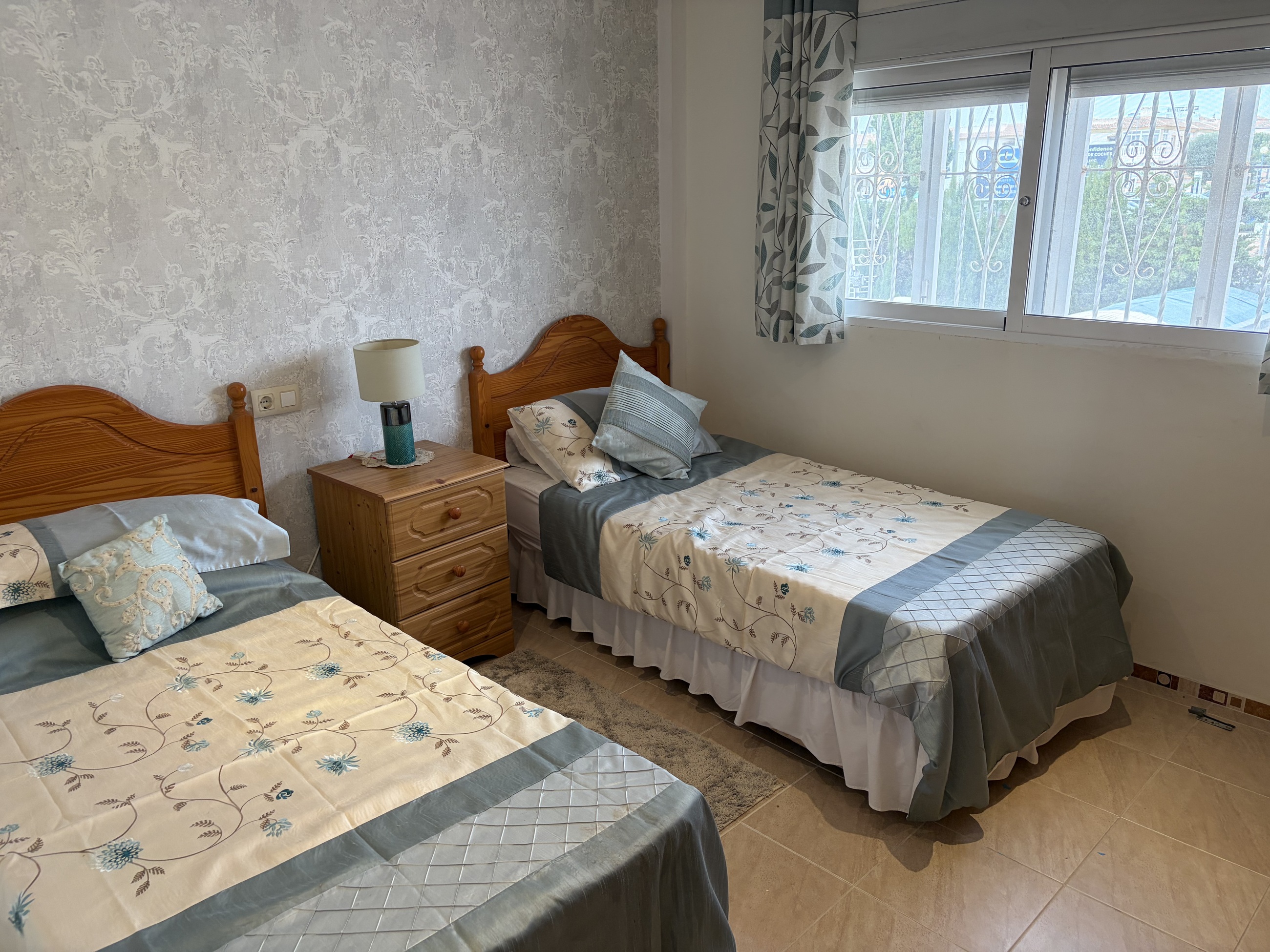 For sale - 3 Bedroom 2 Bathroom Town House in La Zenia - Costa Blanca  - Alicante