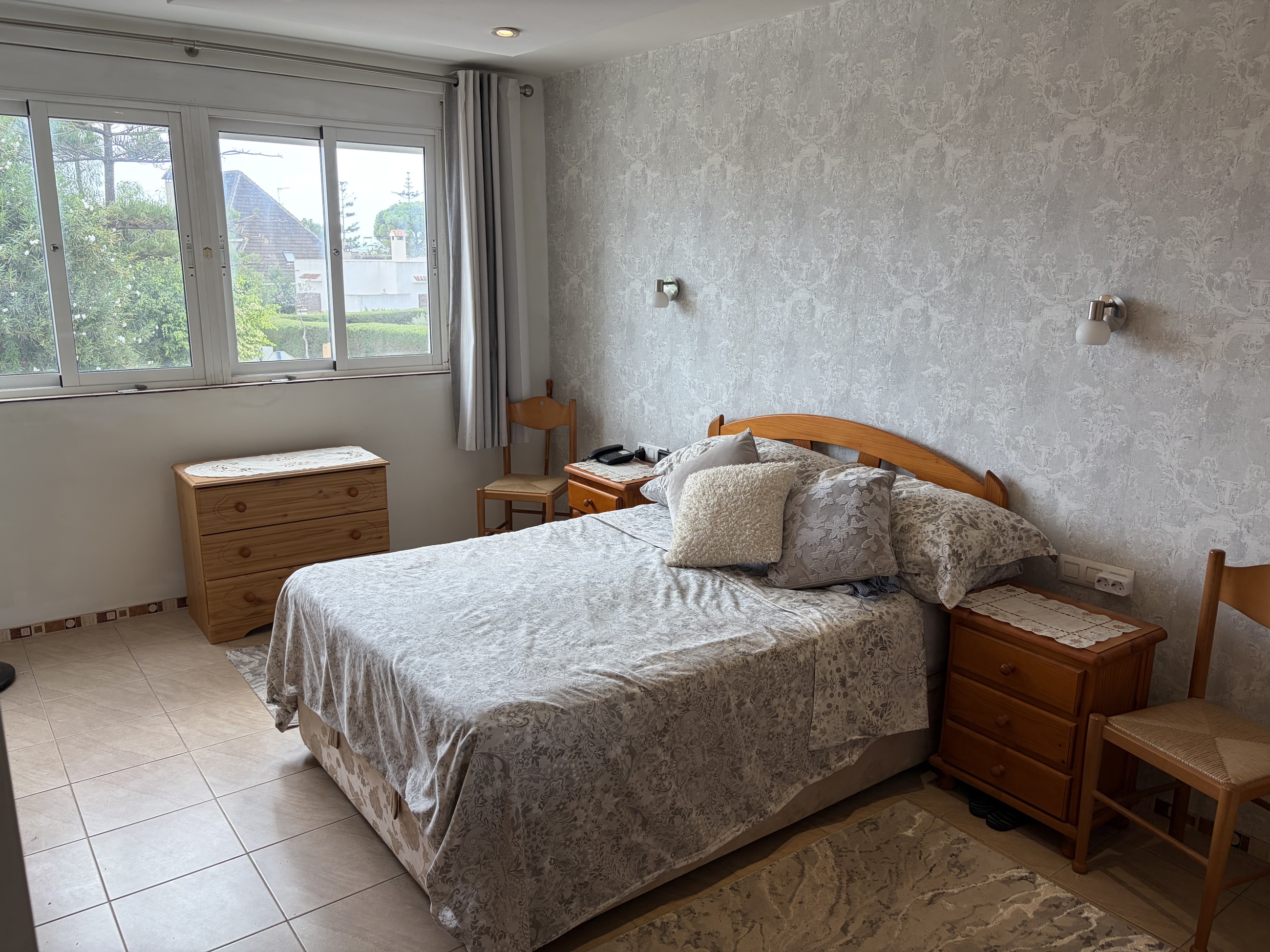 For sale - 3 Bedroom 2 Bathroom Town House in La Zenia - Costa Blanca  - Alicante