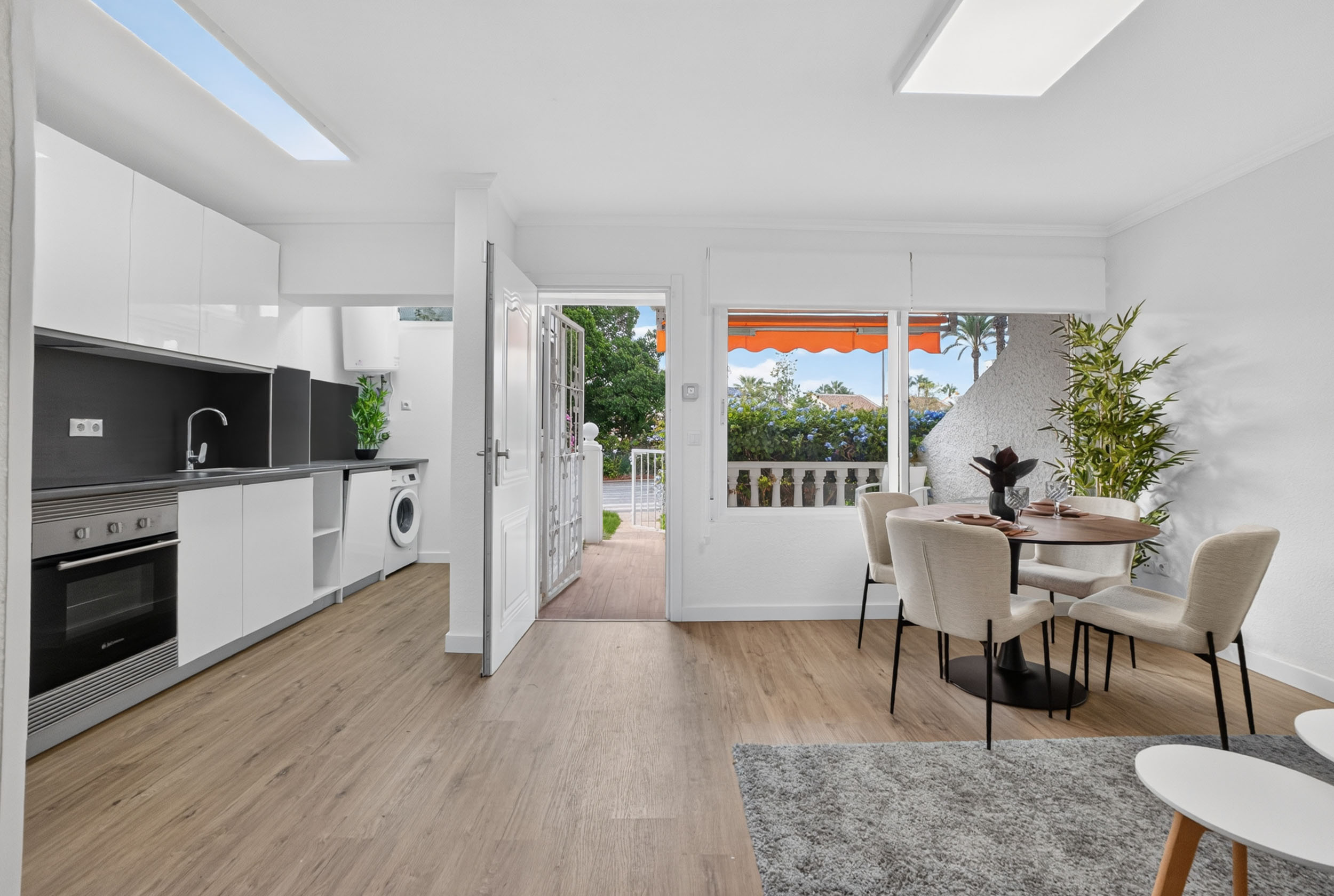 For sale - 2 Bedroom 1 Bathroom Ground Floor apartment in Villamartin - Costa Blanca  - Alicante