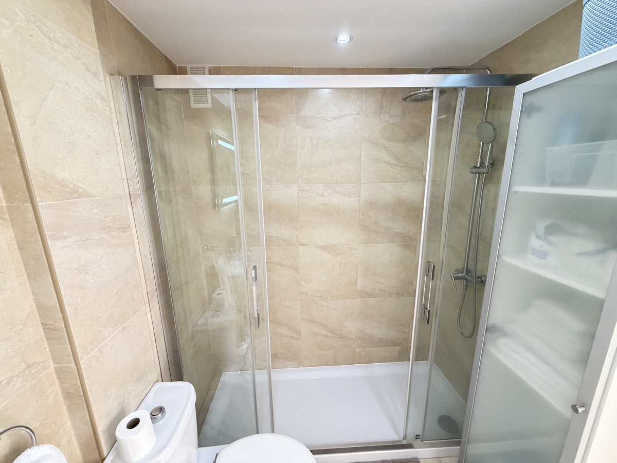 For sale - 2 Bedroom 2 Bathroom Top Floor Apartment in Villamartin - , Villamartin, Alicante, Spain - Alicante