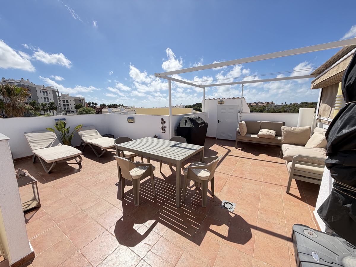 For sale - 2 Bedroom 2 Bathroom Top Floor Apartment in Villamartin - , Villamartin, Alicante, Spain - Alicante