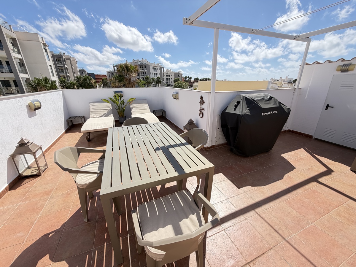 For sale - 2 Bedroom 2 Bathroom Top Floor Apartment in Villamartin - , Villamartin, Alicante, Spain - Alicante