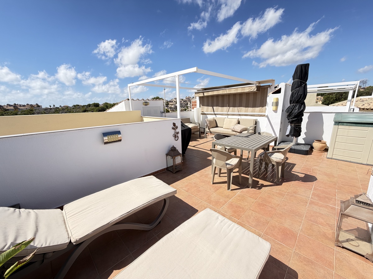 For sale - 2 Bedroom 2 Bathroom Top Floor Apartment in Villamartin - , Villamartin, Alicante, Spain - Alicante
