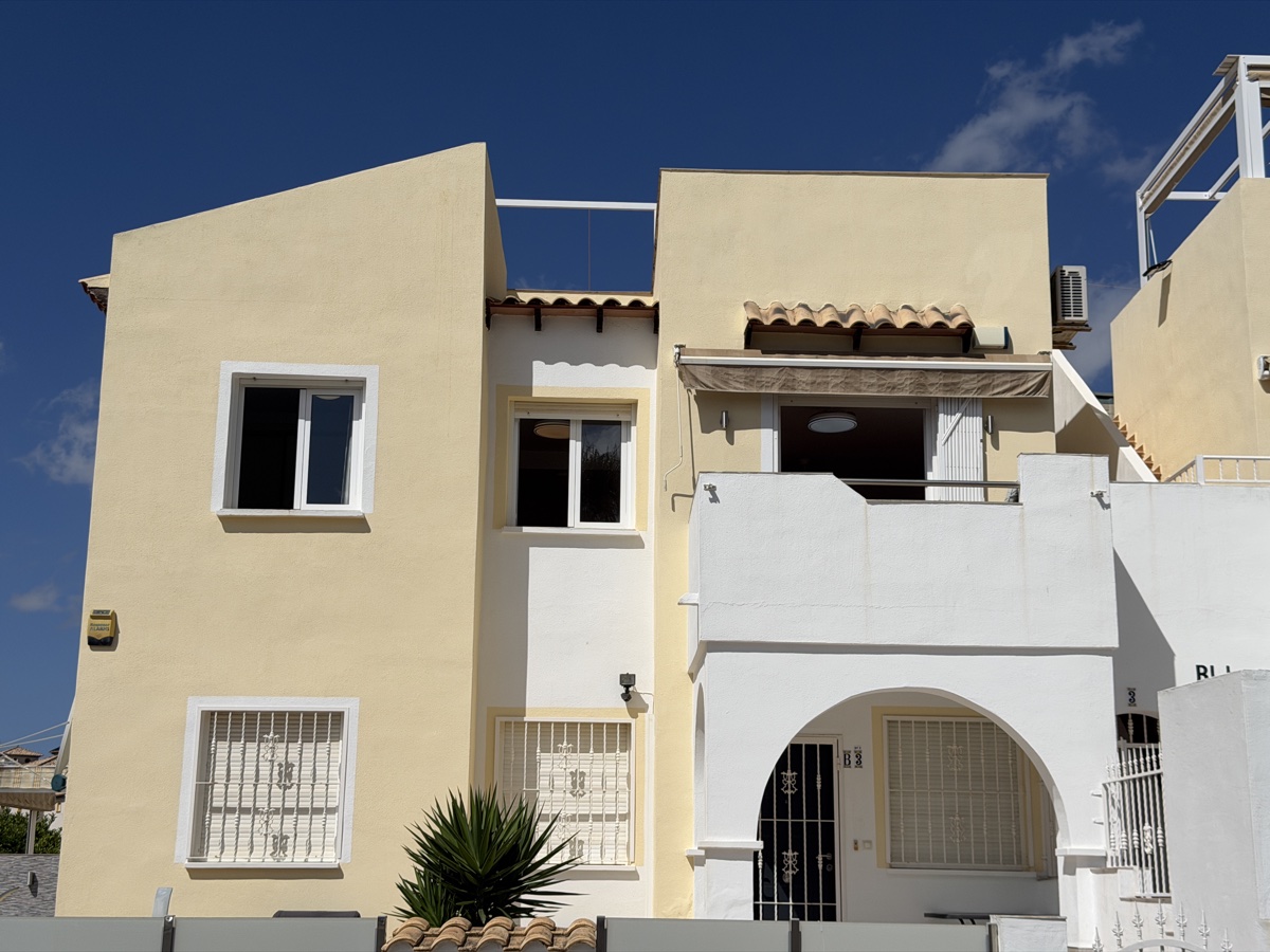 For sale - 2 Bedroom 2 Bathroom Top Floor Apartment in Villamartin - , Villamartin, Alicante, Spain - Alicante