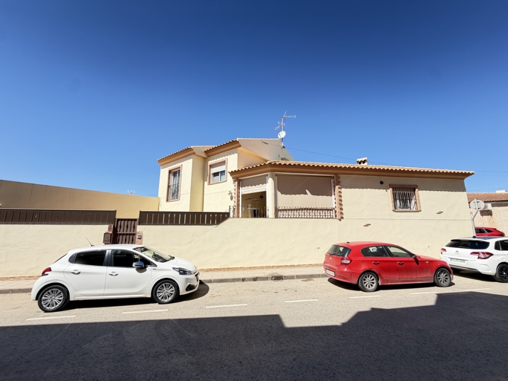 4 Bedroom 2 Bathroom Townhouse in Pilar De La Horradada