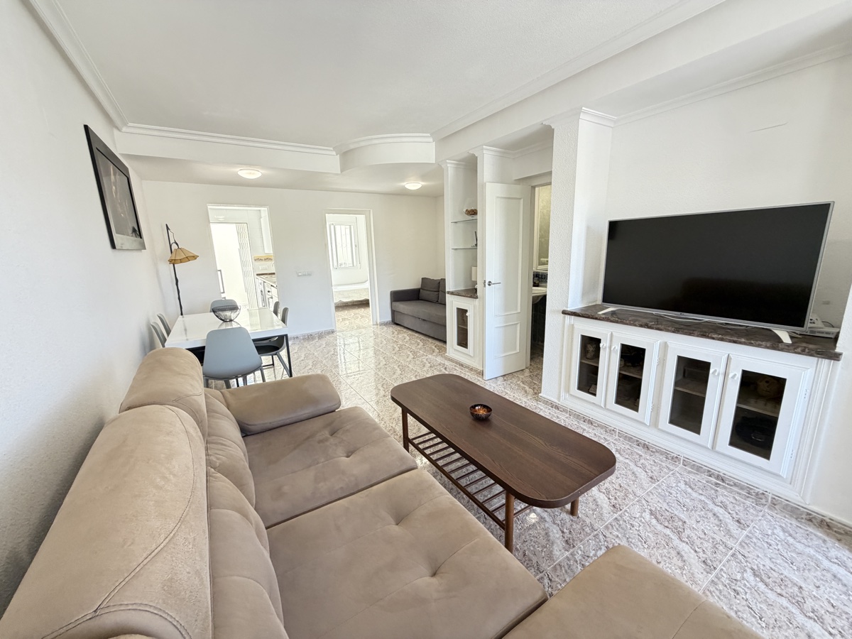 For sale - 3 Bedroom 2 Bathroom Townhouse in Villamartin - , Villamartin, Alicante, Spain - Alicante