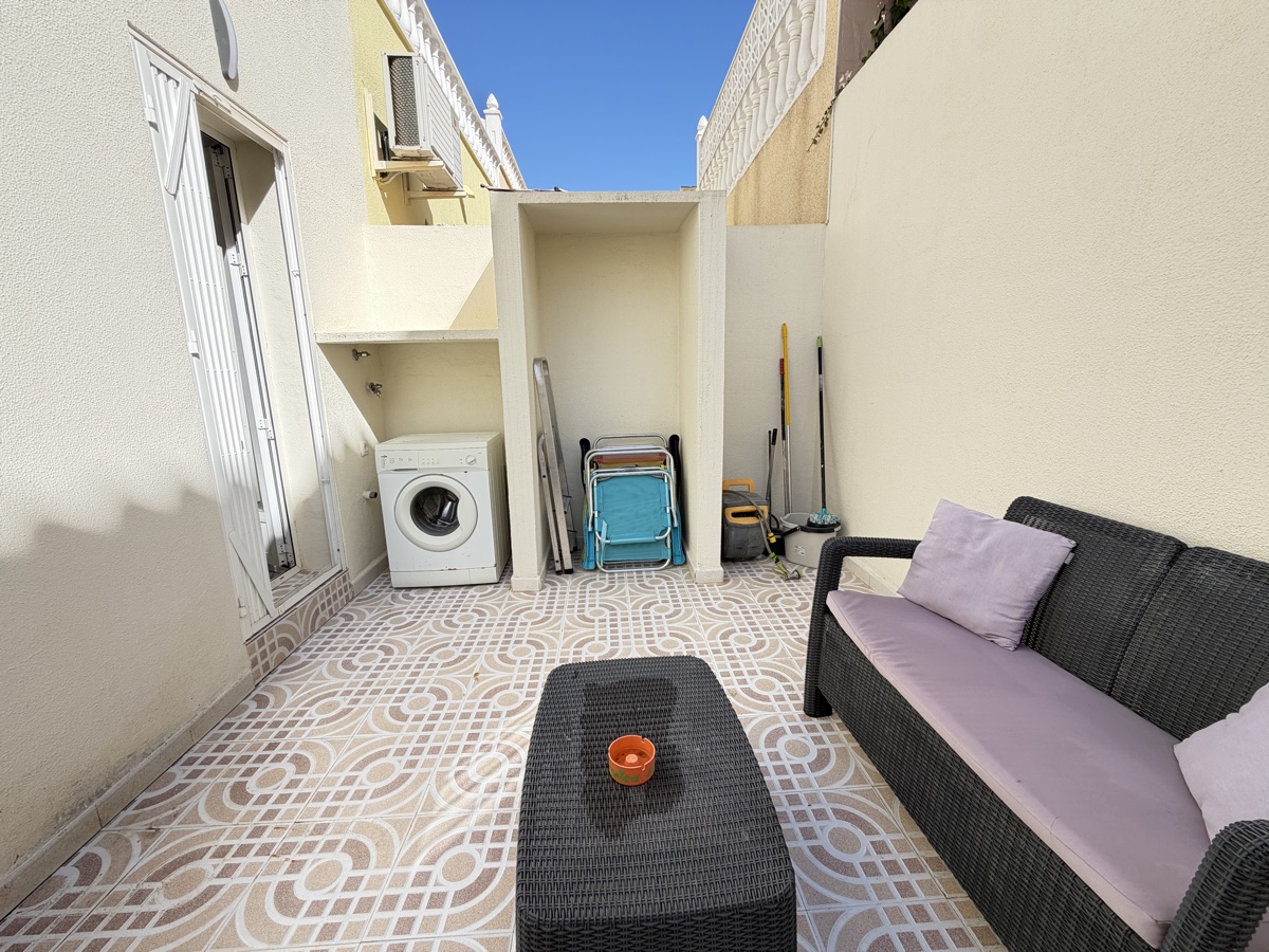 For sale - 3 Bedroom 2 Bathroom Townhouse in Villamartin - , Villamartin, Alicante, Spain - Alicante
