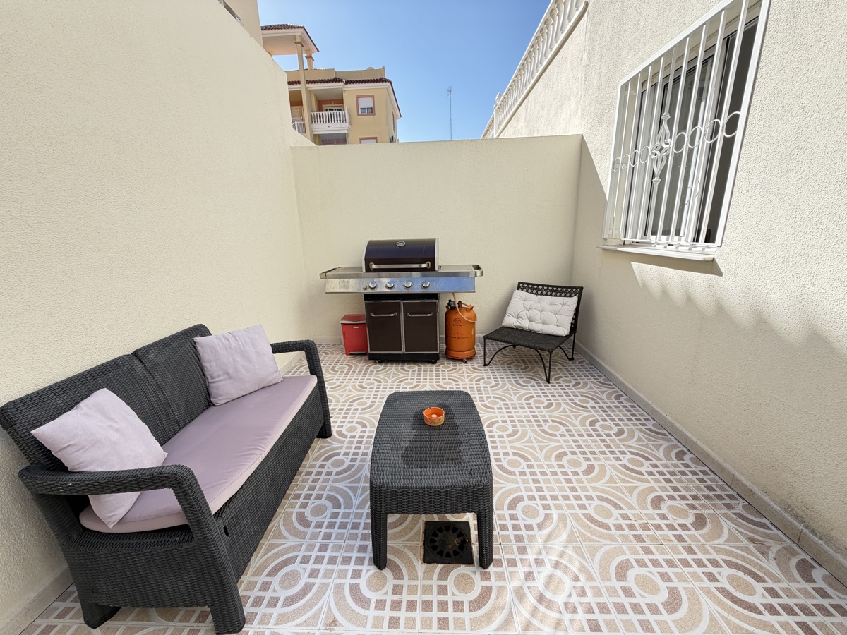 For sale - 3 Bedroom 2 Bathroom Townhouse in Villamartin - , Villamartin, Alicante, Spain - Alicante