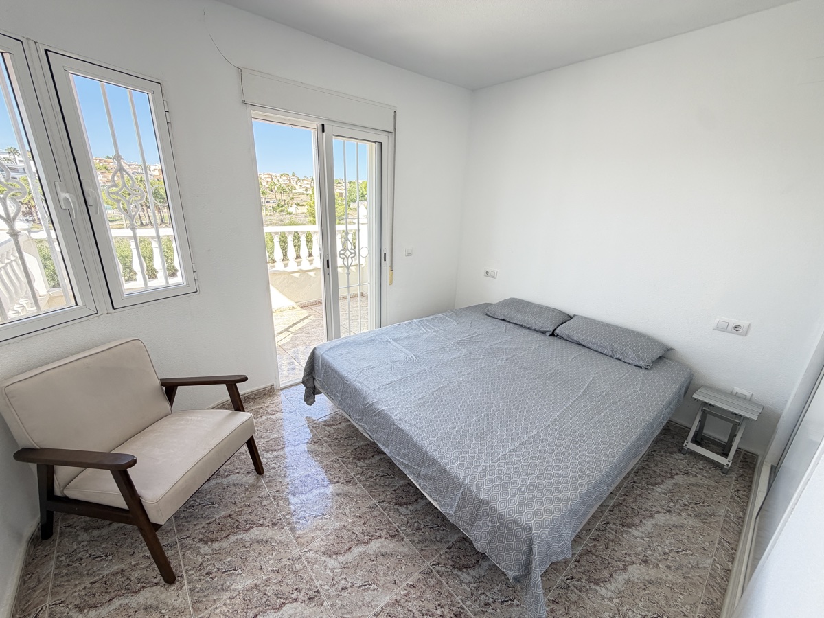 For sale - 3 Bedroom 2 Bathroom Townhouse in Villamartin - , Villamartin, Alicante, Spain - Alicante