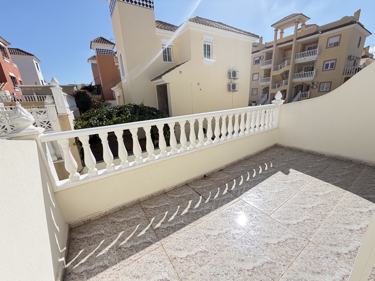 For sale - 3 Bedroom 2 Bathroom Townhouse in Villamartin - , Villamartin, Alicante, Spain - Alicante