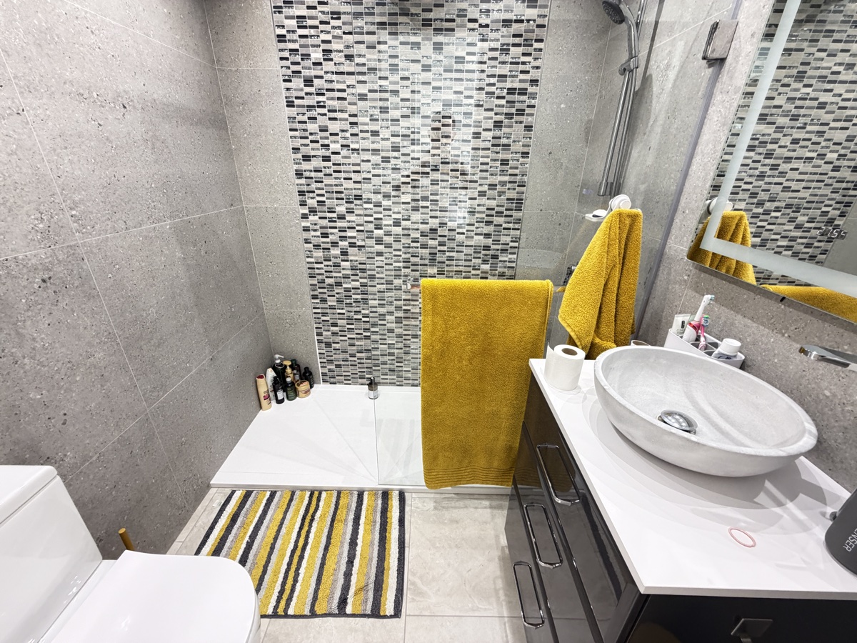 For sale - 2 Bedroom 2 Bathroom Bungalow in Villamartin - , Villamartin, Alicante, Spain - Alicante