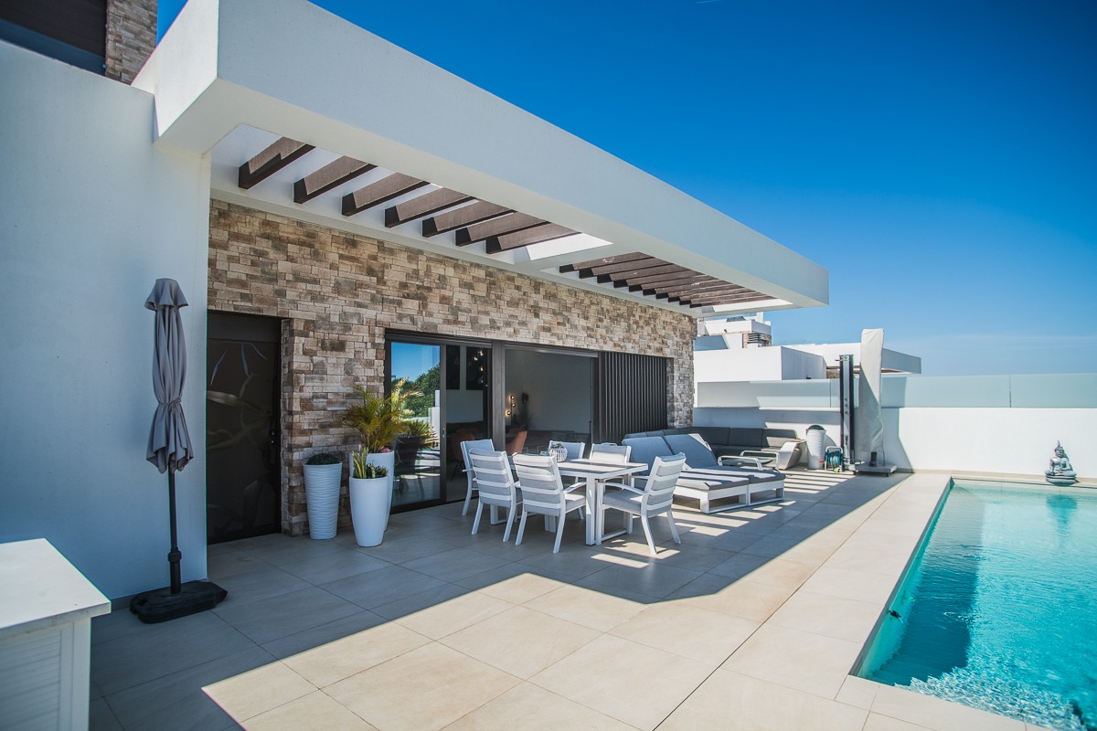 For sale - 4 Bedroom 4 Bathroom Villa in Rojales - Inland  - Alicante
