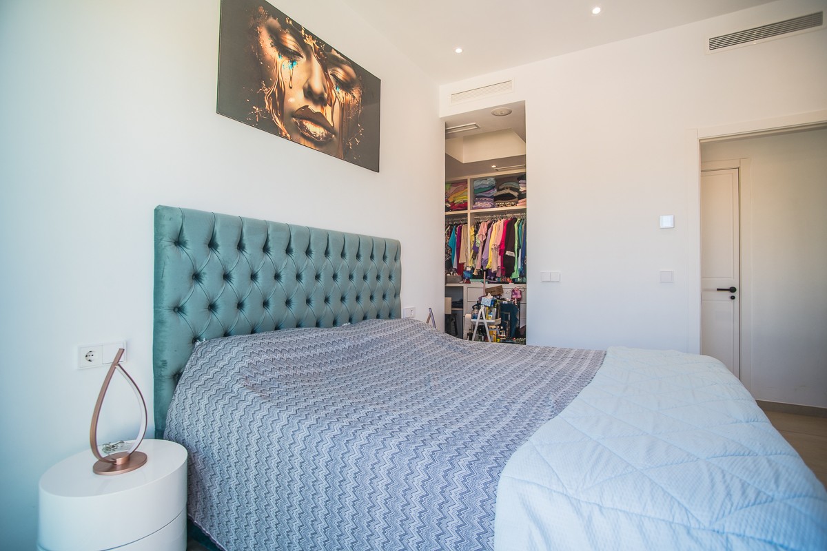 For sale - 4 Bedroom 4 Bathroom Villa in Rojales - Inland  - Alicante