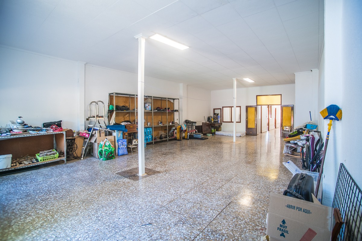 For sale - 4 Bedroom 2 Bathroom Villa in Orihuela - Inland  - Alicante