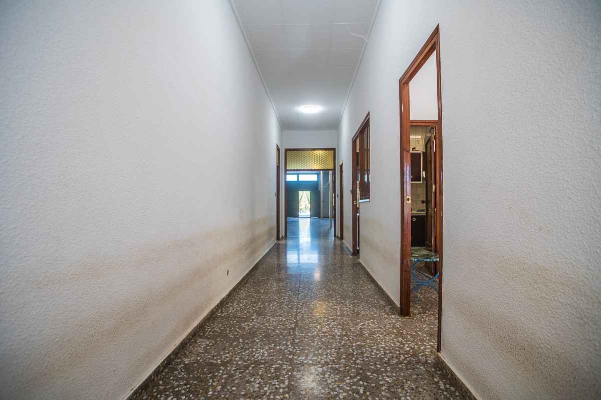 For sale - 4 Bedroom 2 Bathroom Villa in Orihuela - Inland  - Alicante