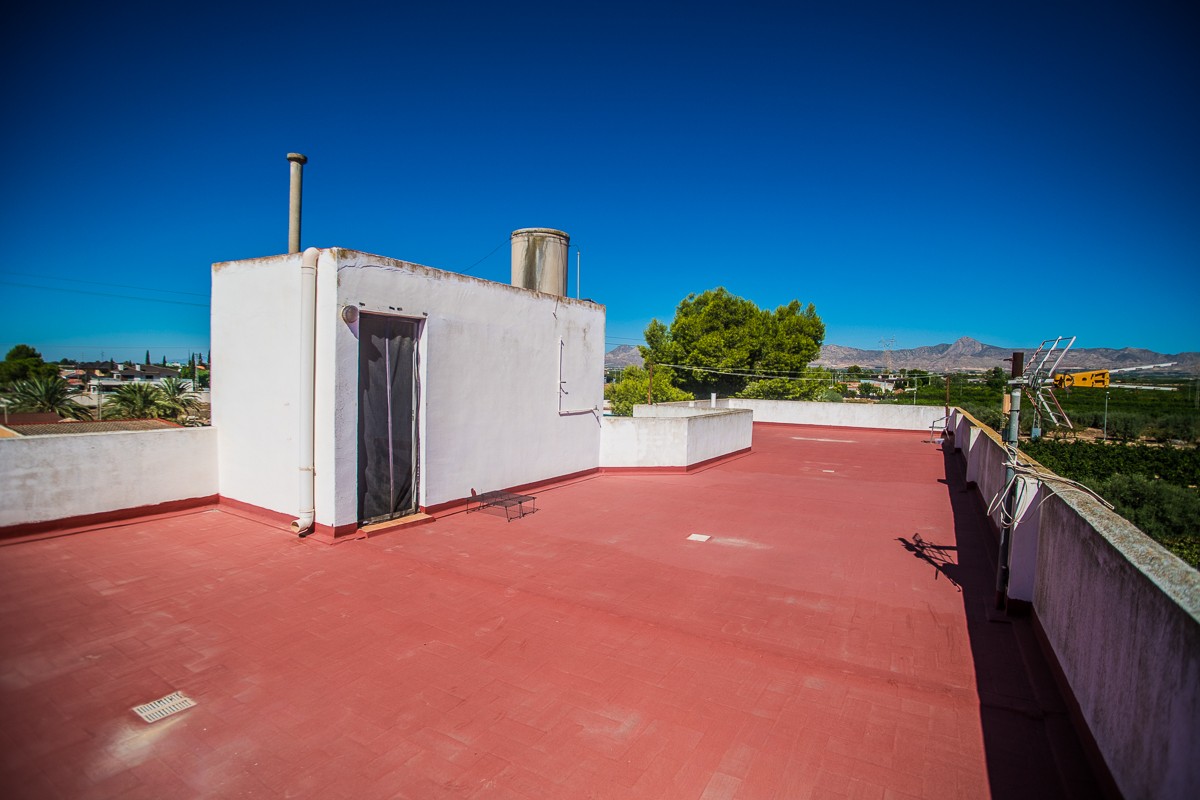For sale - 4 Bedroom 2 Bathroom Villa in Orihuela - Inland  - Alicante