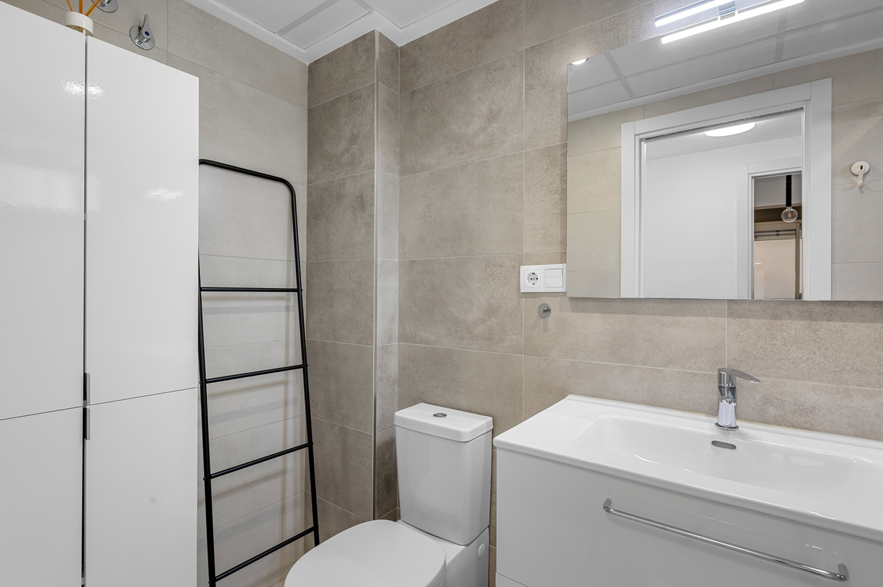 For sale - 2 Bedroom 2 Bathroom Apartment in Villamartin - Costa Blanca  - Alicante