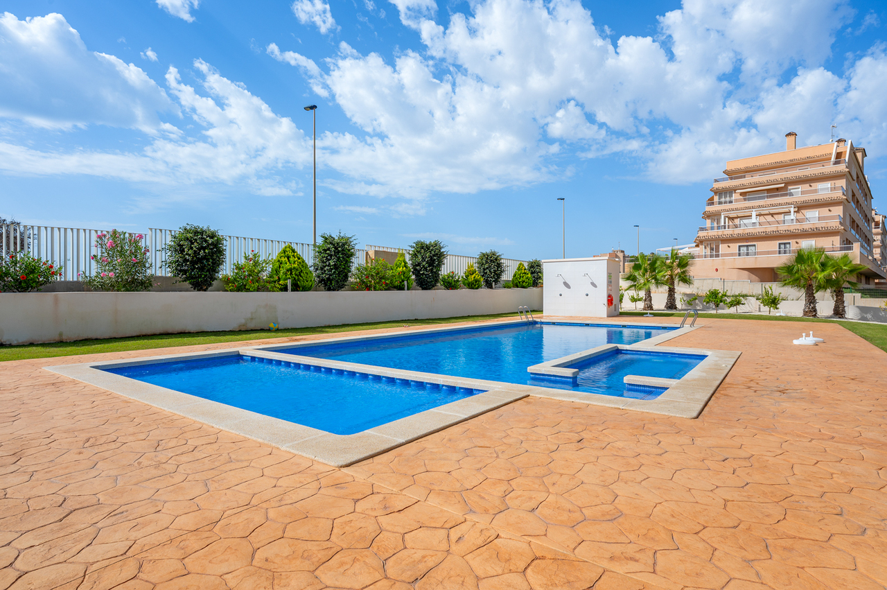 For sale - 2 Bedroom 2 Bathroom Apartment in Villamartin - Costa Blanca  - Alicante