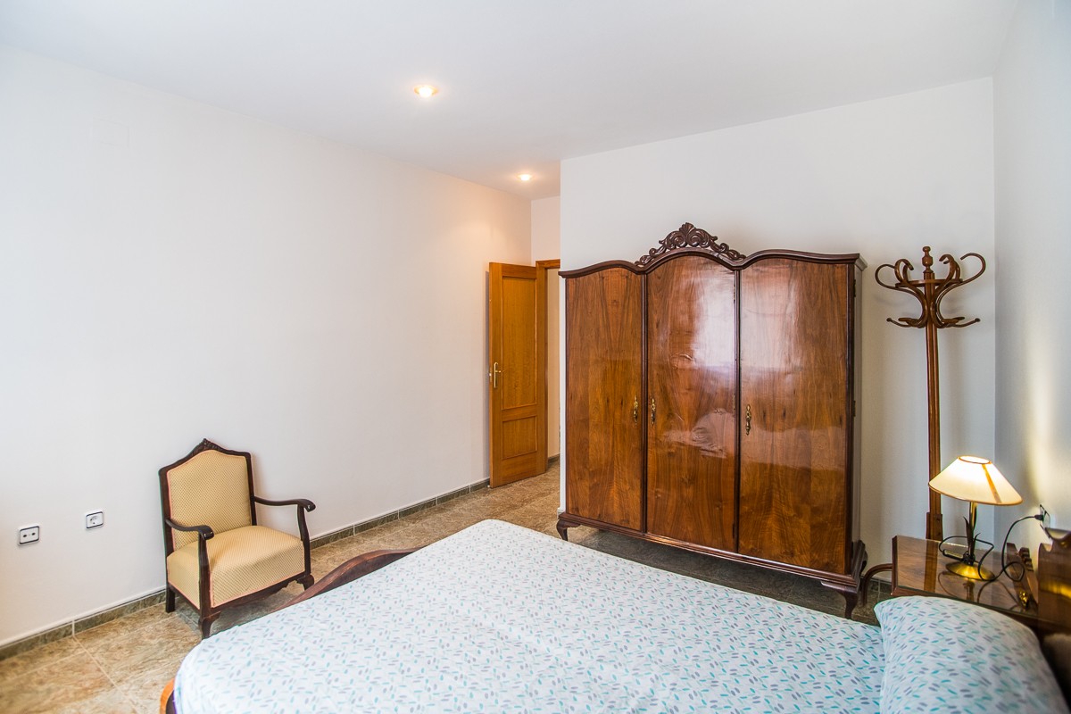 For sale - 7 Bedroom 4 Bathroom Villa in Orihuela - Inland  - Alicante