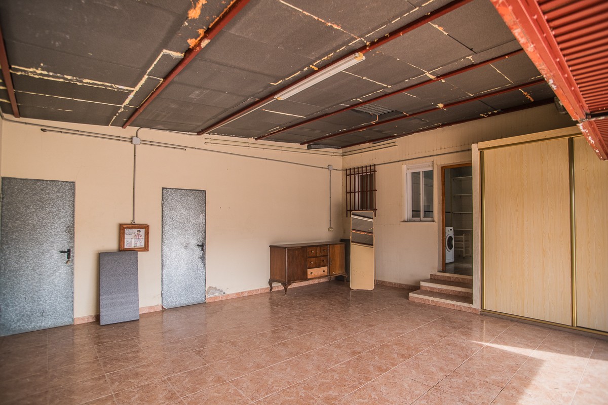 For sale - 7 Bedroom 4 Bathroom Villa in Orihuela - Inland  - Alicante