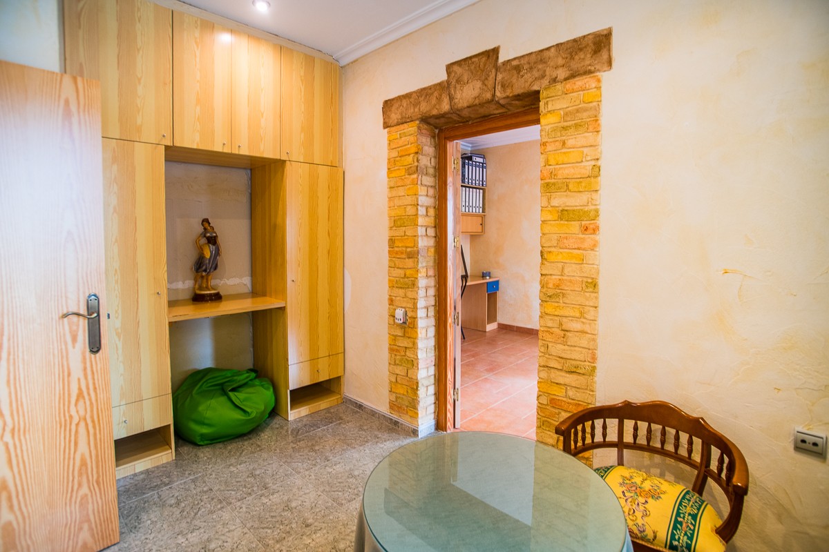For sale - 7 Bedroom 4 Bathroom Villa in Orihuela - Inland  - Alicante