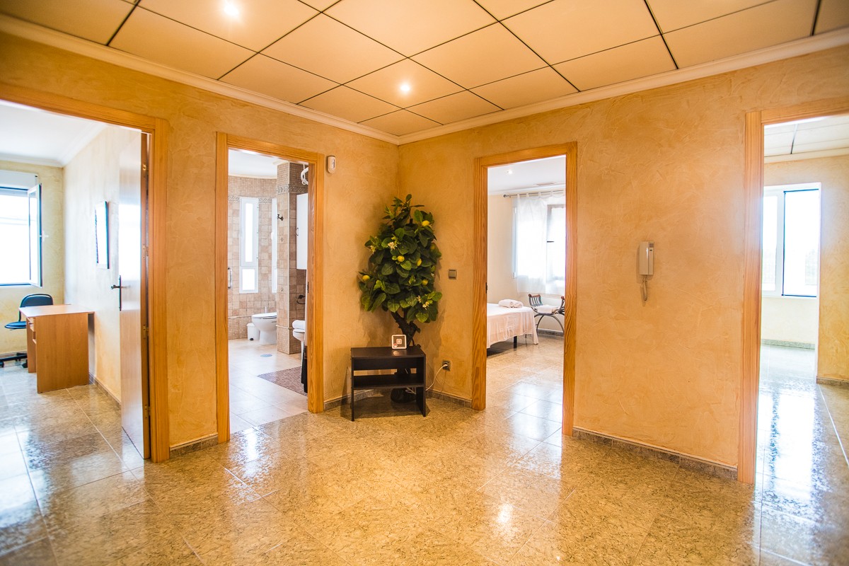 For sale - 7 Bedroom 4 Bathroom Villa in Orihuela - Inland  - Alicante