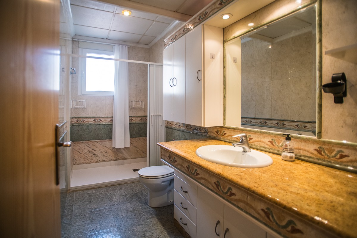 For sale - 7 Bedroom 4 Bathroom Villa in Orihuela - Inland  - Alicante