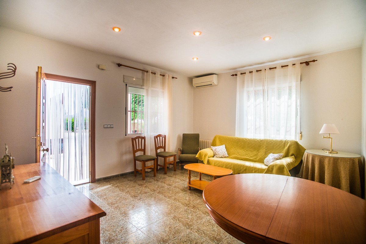 For sale - 7 Bedroom 4 Bathroom Villa in Orihuela - Inland  - Alicante