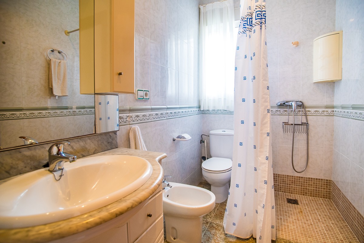 For sale - 7 Bedroom 4 Bathroom Villa in Orihuela - Inland  - Alicante