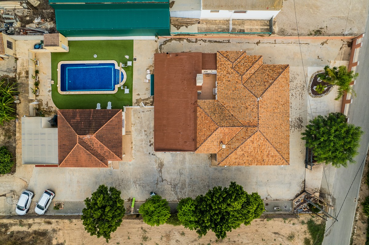 For sale - 7 Bedroom 4 Bathroom Villa in Orihuela - Inland  - Alicante